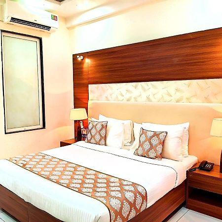 Hotel When In Gurgaon - Opposite To Artemis Hospital Ngoại thất bức ảnh