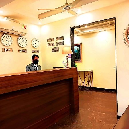 Hotel When In Gurgaon - Opposite To Artemis Hospital Ngoại thất bức ảnh
