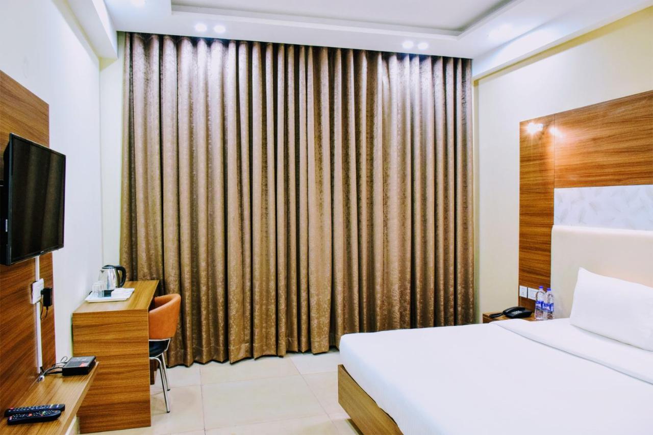 Hotel When In Gurgaon - Opposite To Artemis Hospital Ngoại thất bức ảnh
