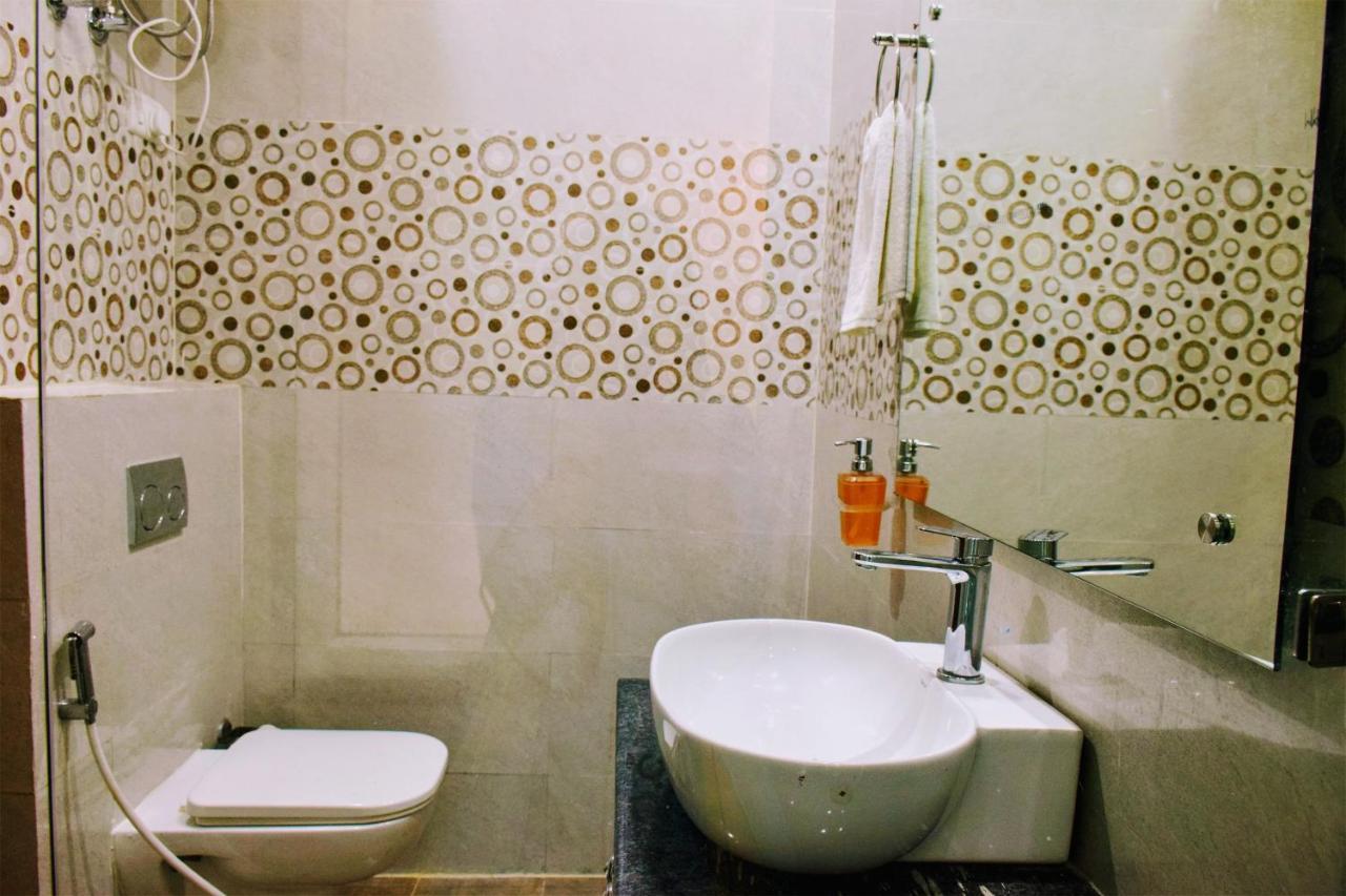Hotel When In Gurgaon - Opposite To Artemis Hospital Ngoại thất bức ảnh