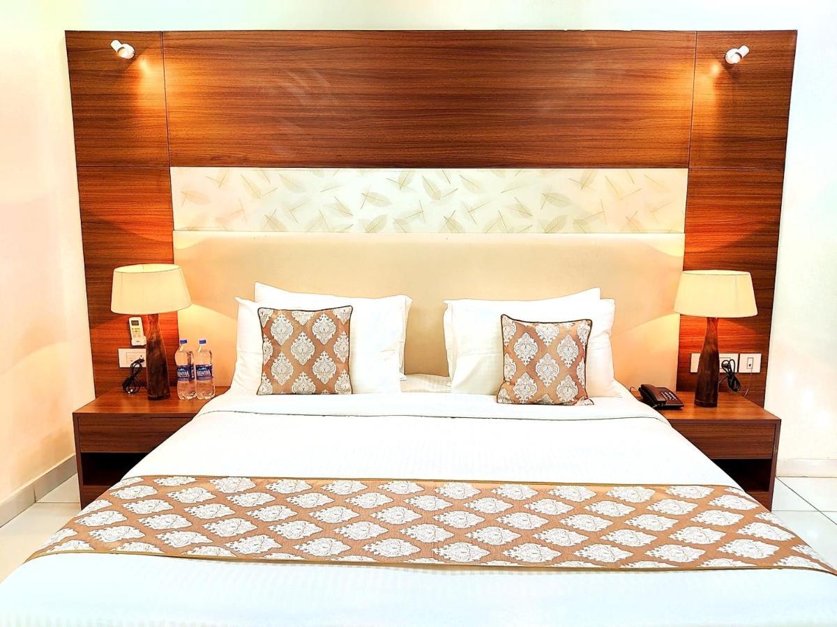 Hotel When In Gurgaon - Opposite To Artemis Hospital Ngoại thất bức ảnh