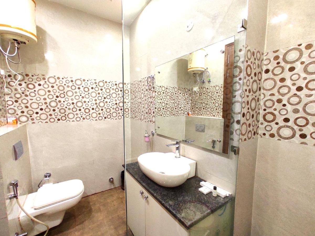 Hotel When In Gurgaon - Opposite To Artemis Hospital Ngoại thất bức ảnh