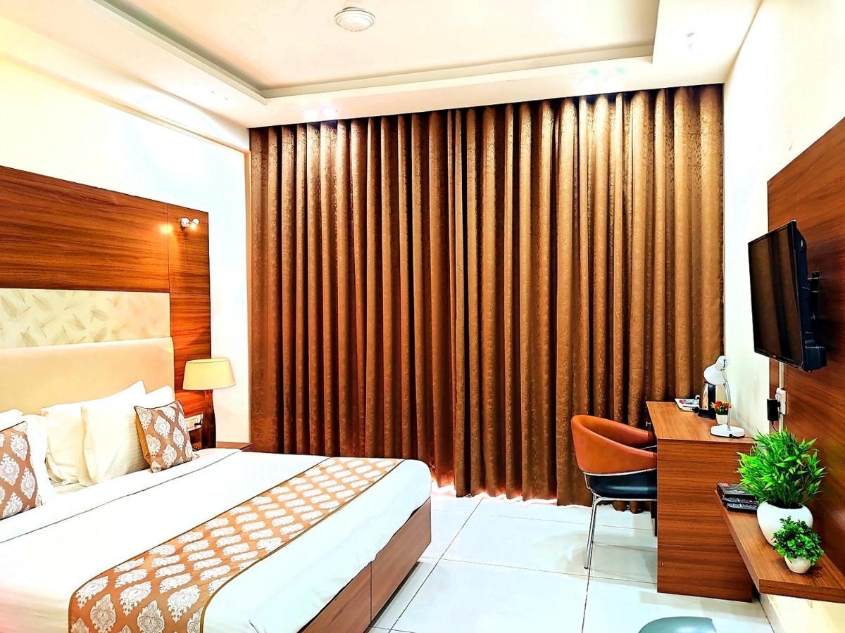 Hotel When In Gurgaon - Opposite To Artemis Hospital Ngoại thất bức ảnh