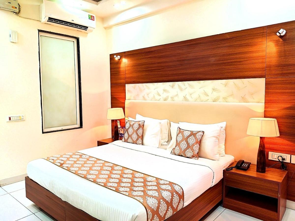 Hotel When In Gurgaon - Opposite To Artemis Hospital Ngoại thất bức ảnh